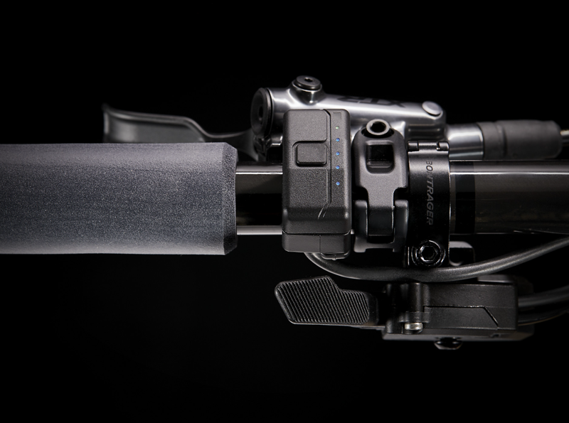 Trek E-Caliber 9.6 eMountain Bike 2022 in Lithium Grey/Black-2